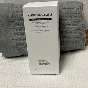 Biologique Recherche/ MASQUE
BIOSENSIBLE